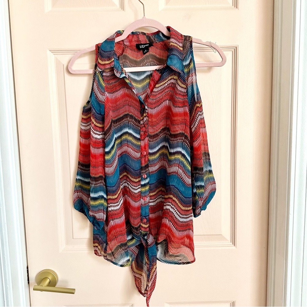 Red and blue cold shoulder iz byer top